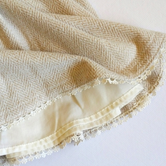 tahari beige gold tweed fit & flare lined dress with lace trim 2T toddler girls - Picture 4 of 10